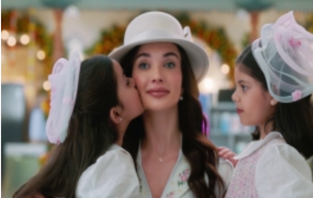 Girias – Idhu Namma Family Ft. Amy Jackson